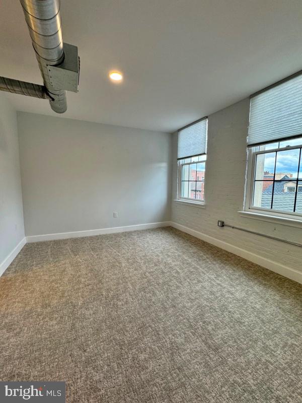 DOWNTOWN YORK - Residential Lease