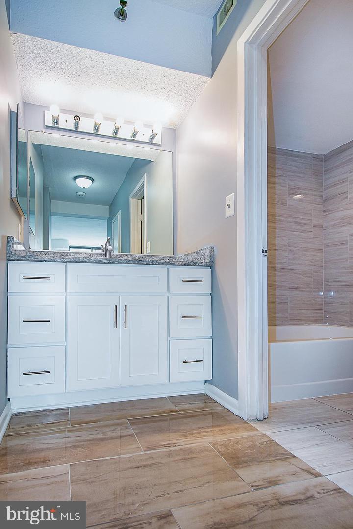 SKYLINE SQUARE CONDO - Residential Lease