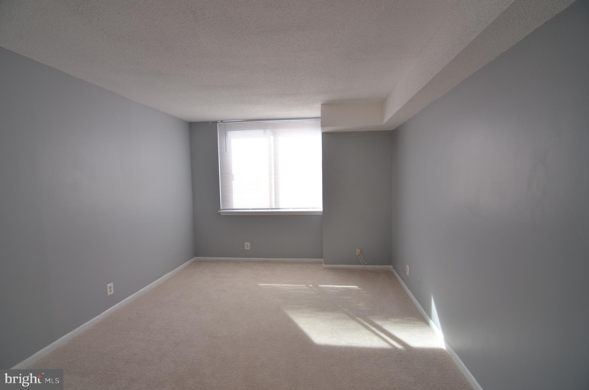 SKYLINE SQUARE CONDO - Residential Lease