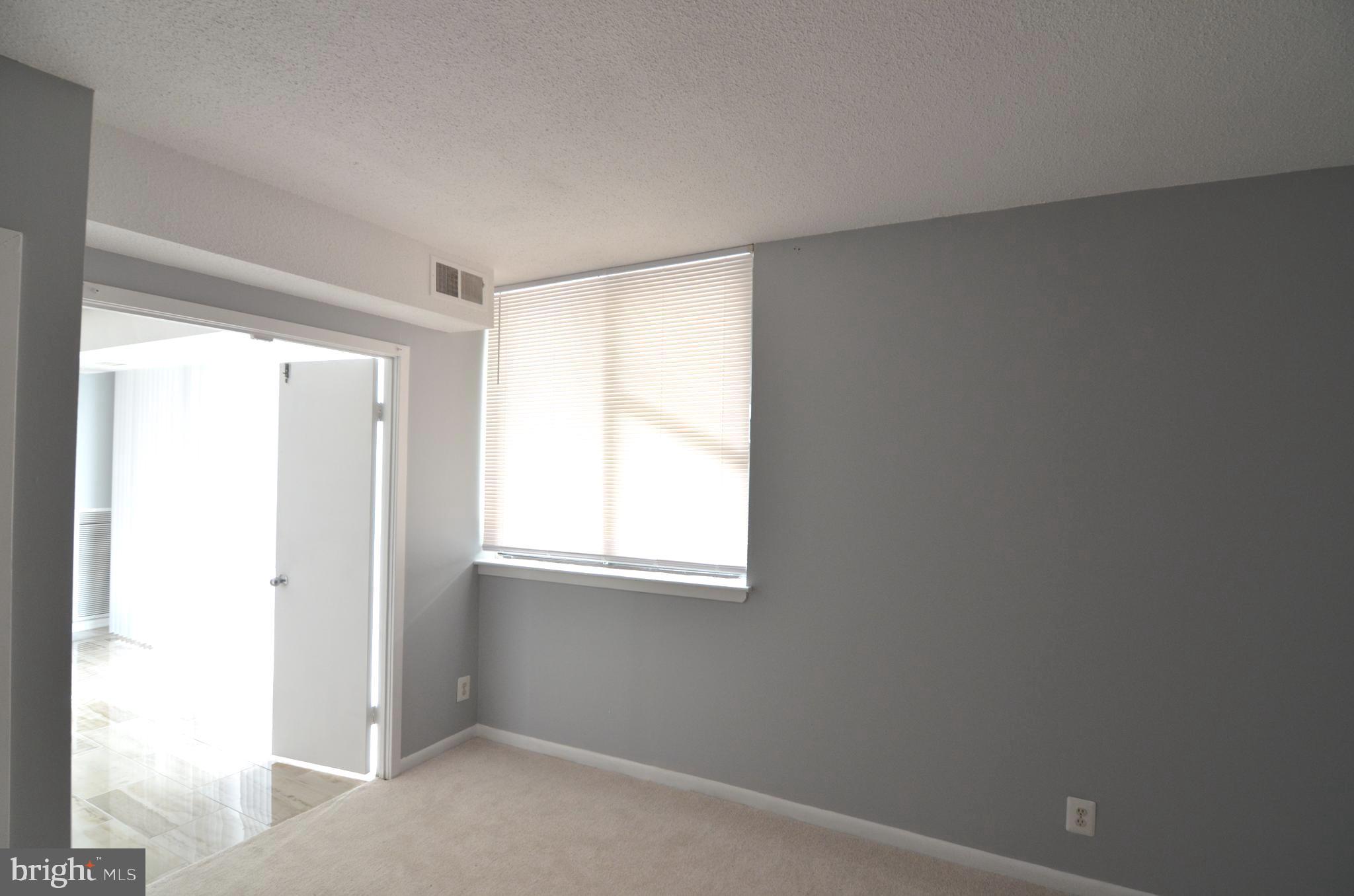 SKYLINE SQUARE CONDO - Residential Lease