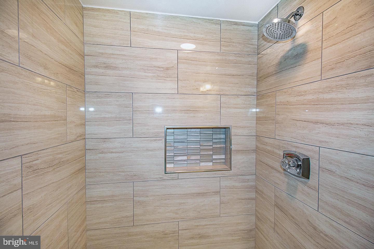 SKYLINE SQUARE CONDO - Residential Lease