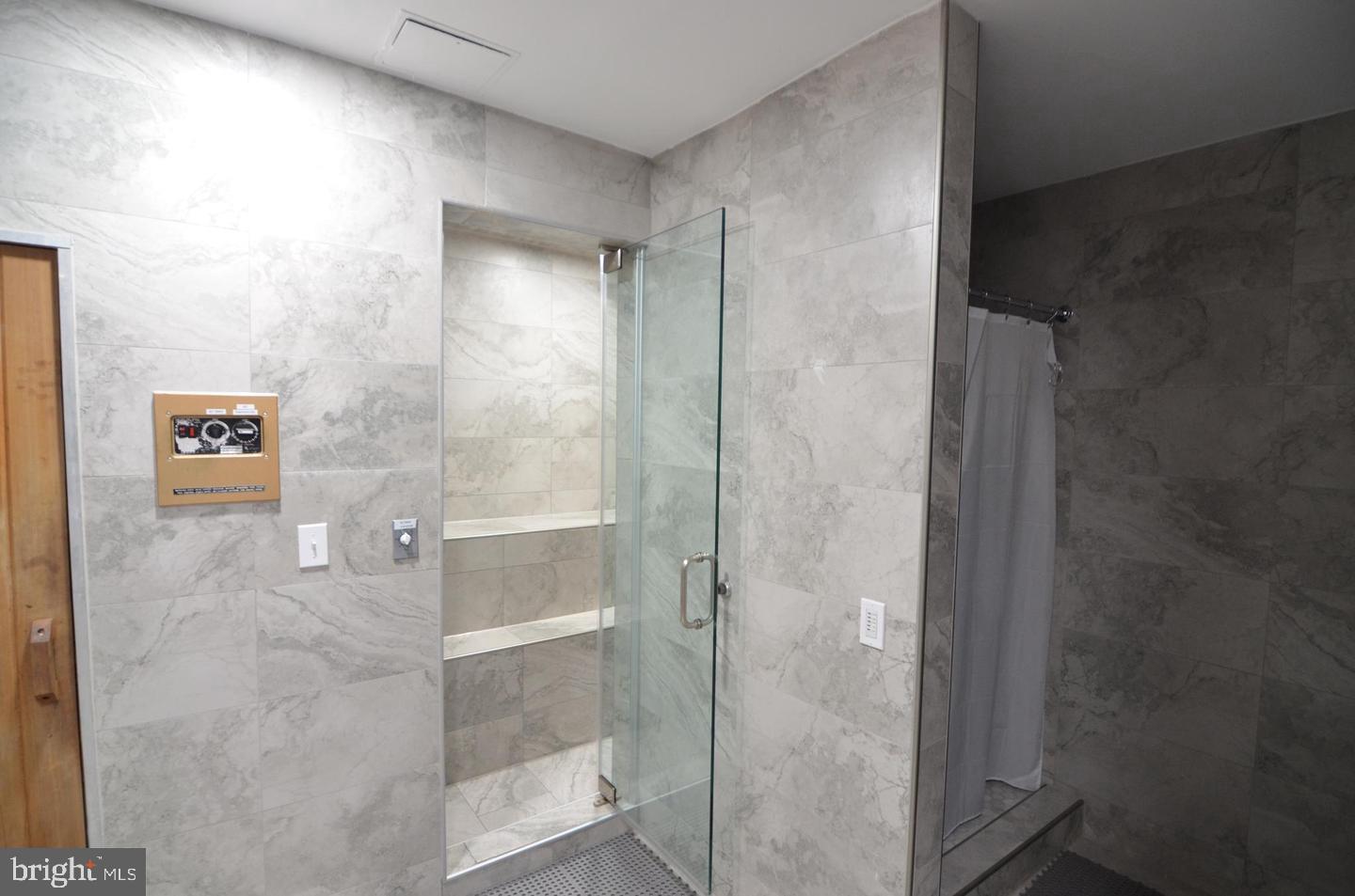 SKYLINE SQUARE CONDO - Residential Lease