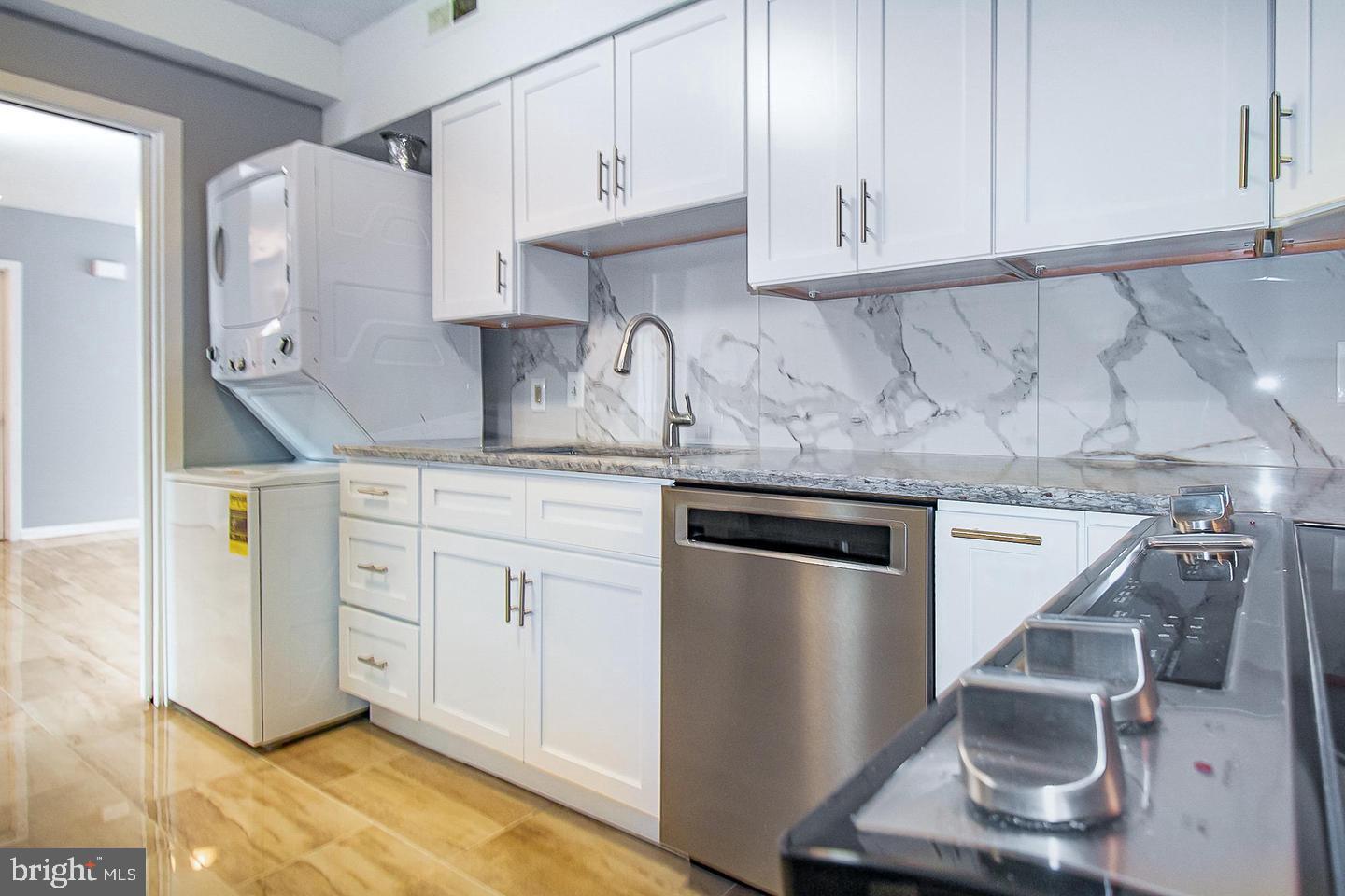 SKYLINE SQUARE CONDO - Residential Lease