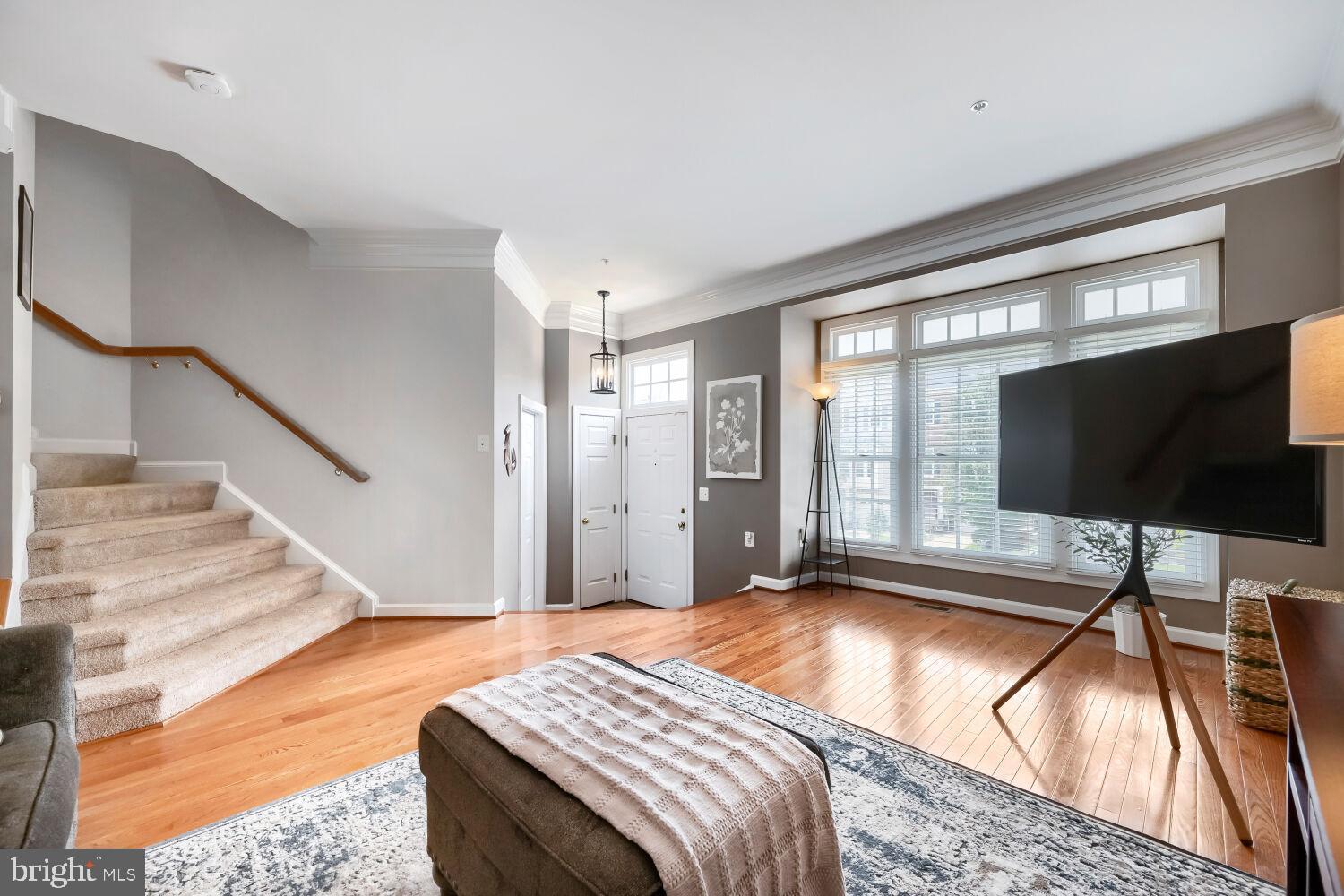5911 MEADOW ROSE
