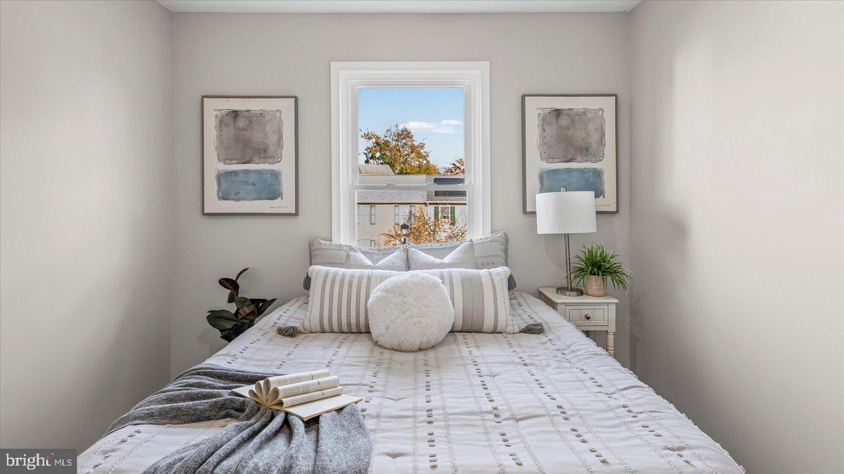 WOODSDALE MANOR - Residential