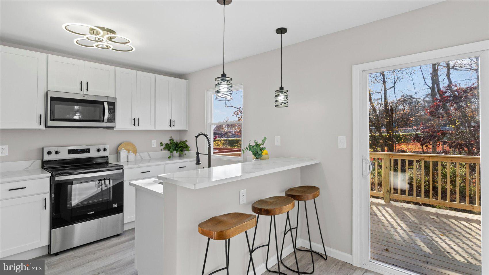 WOODSDALE MANOR - Residential