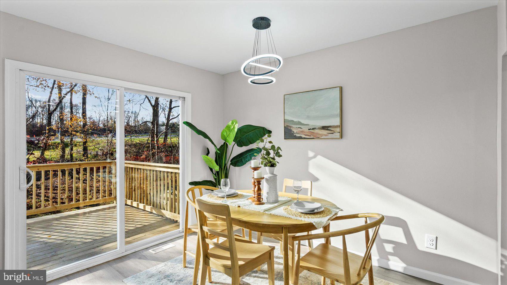 WOODSDALE MANOR - Residential