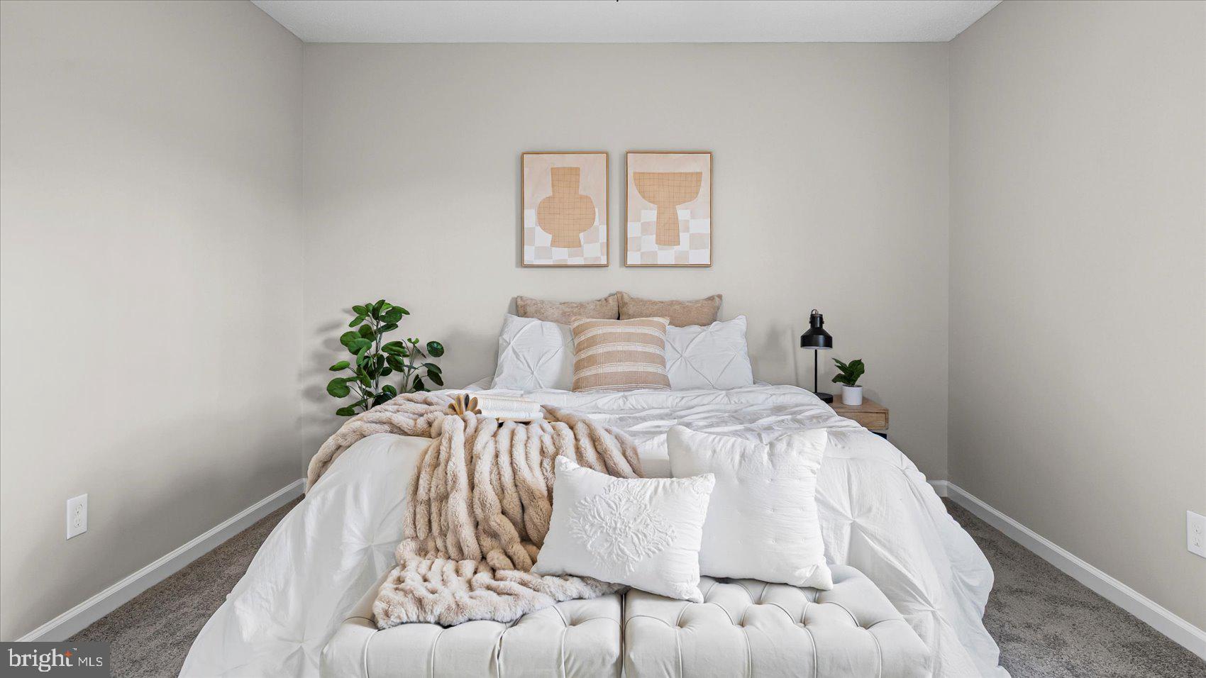 WOODSDALE MANOR - Residential