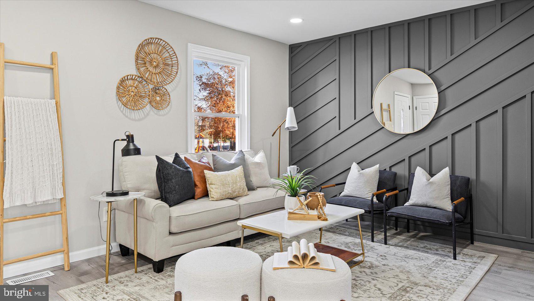 WOODSDALE MANOR - Residential