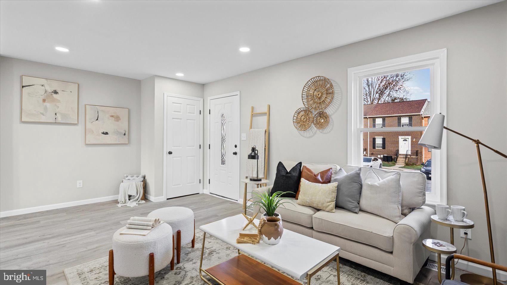 WOODSDALE MANOR - Residential