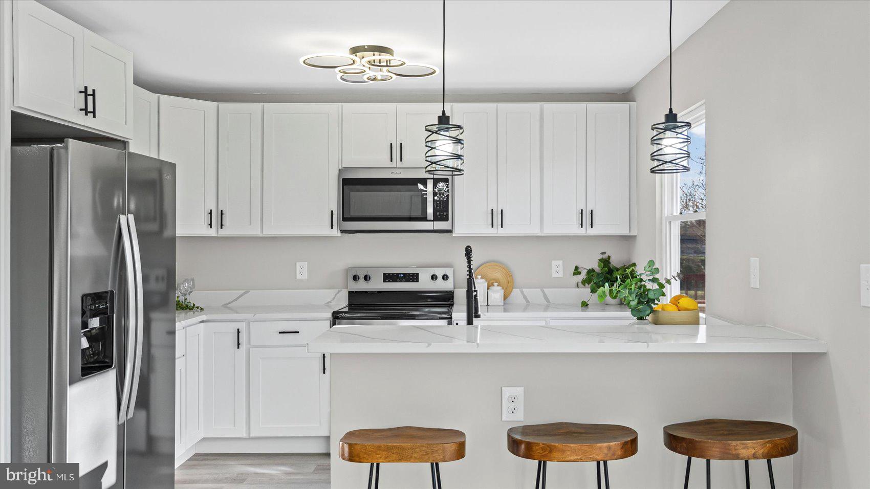 WOODSDALE MANOR - Residential