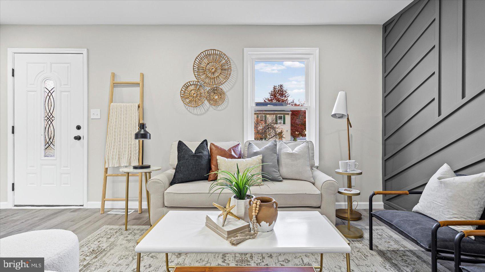 WOODSDALE MANOR - Residential