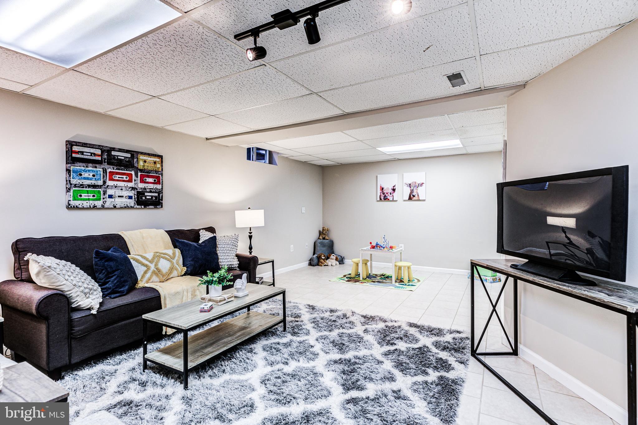 NEW COLONY VILLAGE - Residential