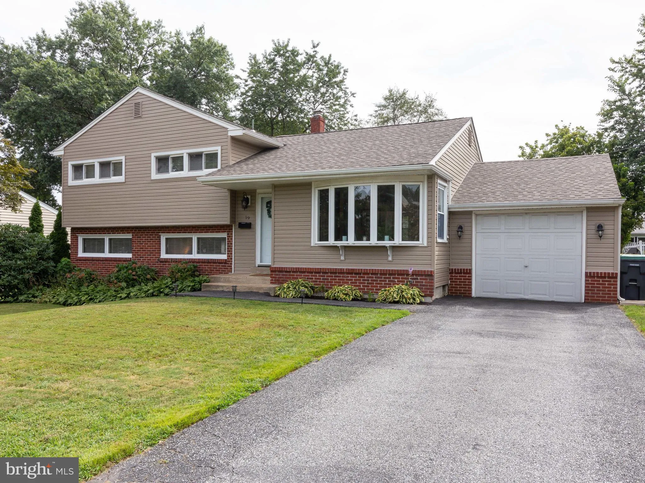 19 N Avon Drive, Claymont, DE 19703