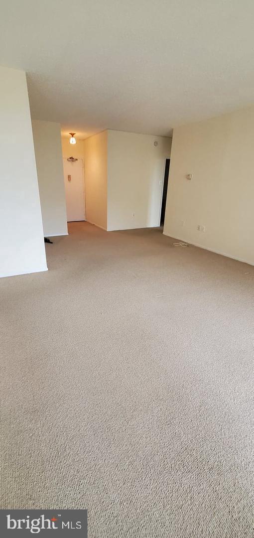 HYDE PARK - Residential Lease