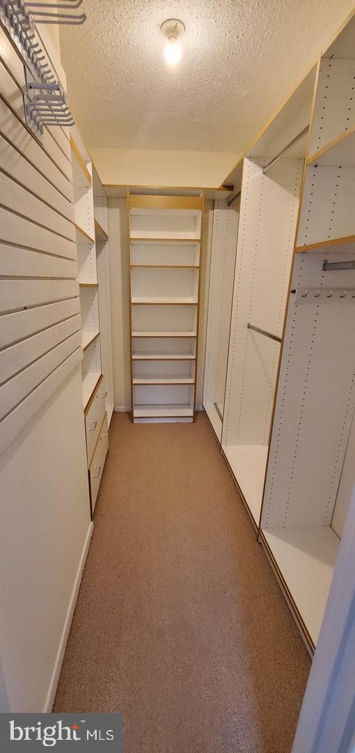 HYDE PARK - Residential Lease