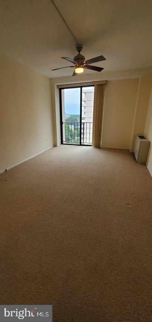 HYDE PARK - Residential Lease