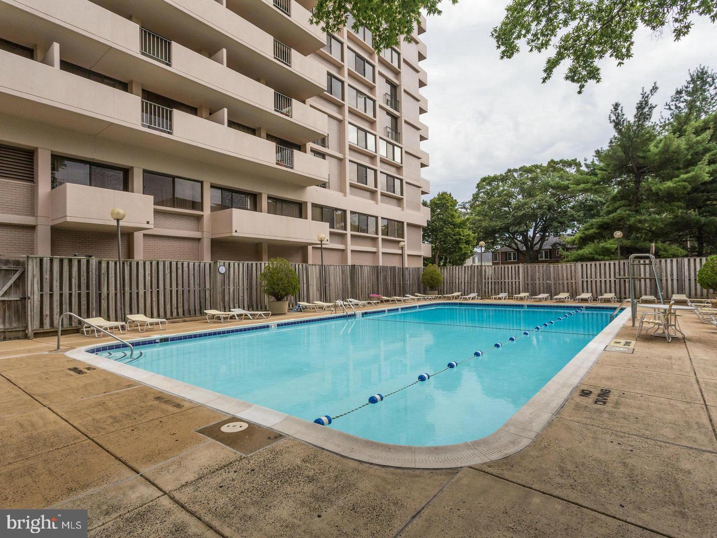 HYDE PARK - Residential Lease