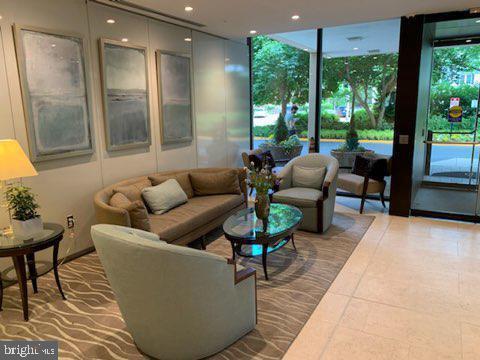 4141 N HENDERSON ROAD 925