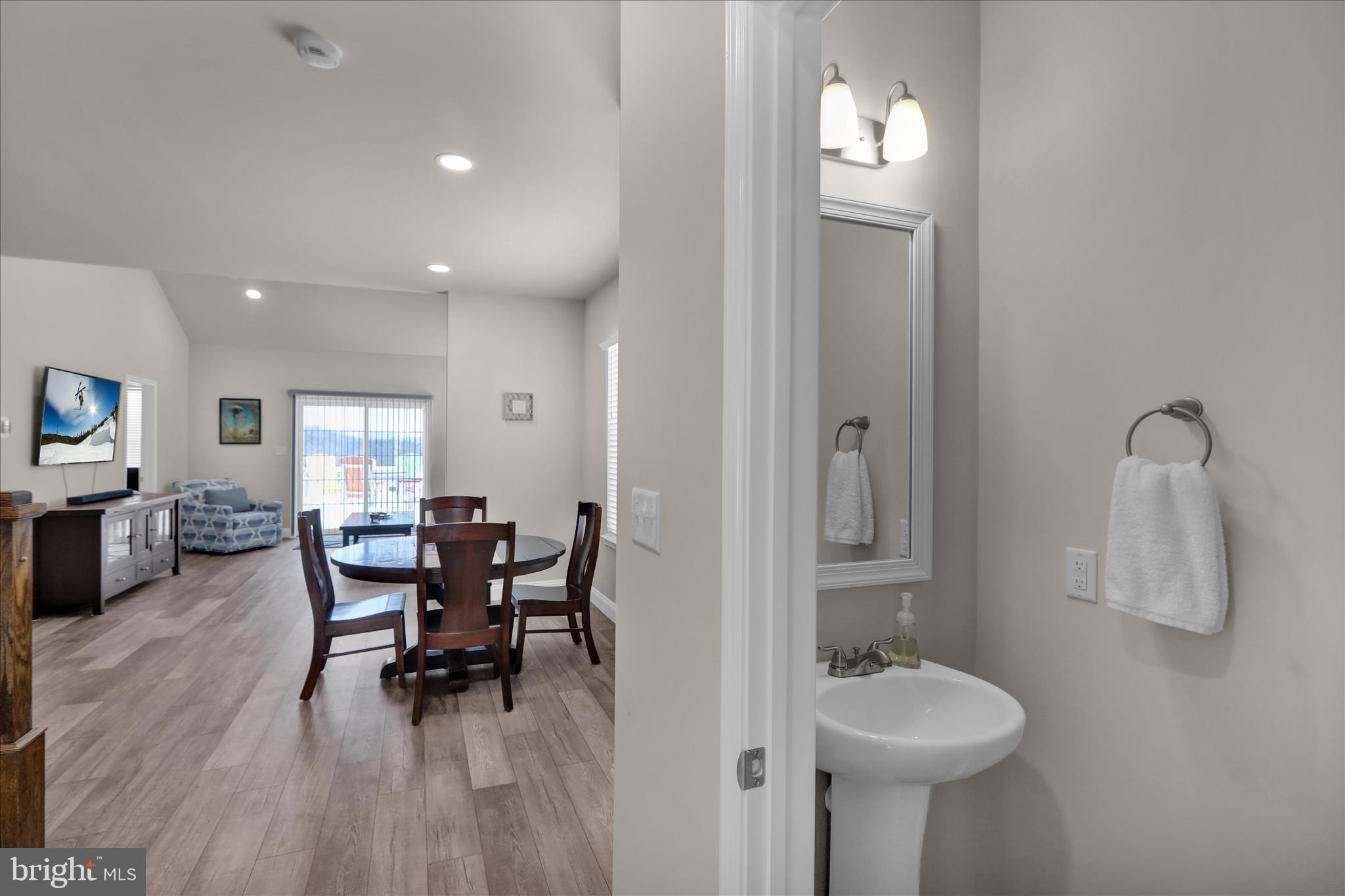 MCINTOSH FARMS - Residential