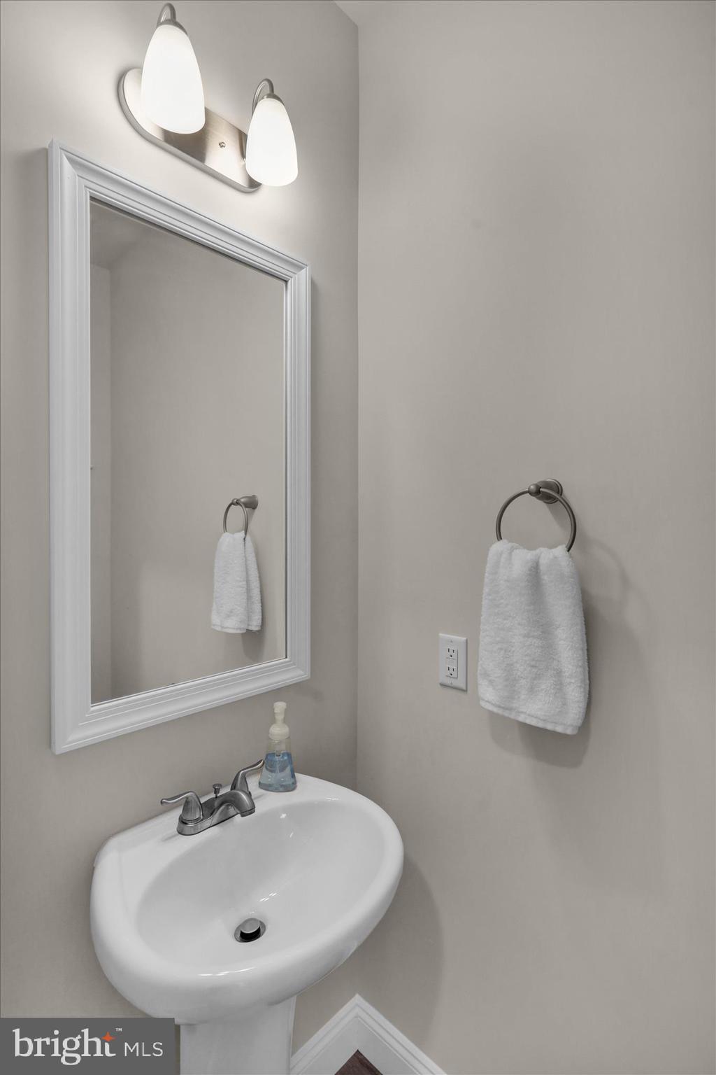 MCINTOSH FARMS - Residential