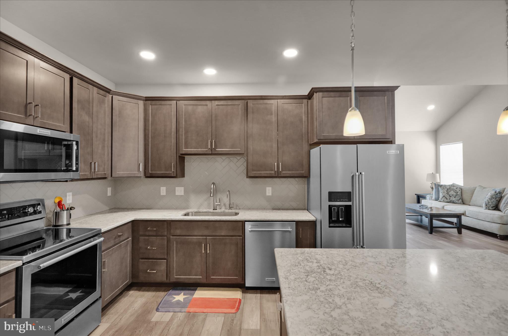 MCINTOSH FARMS - Residential