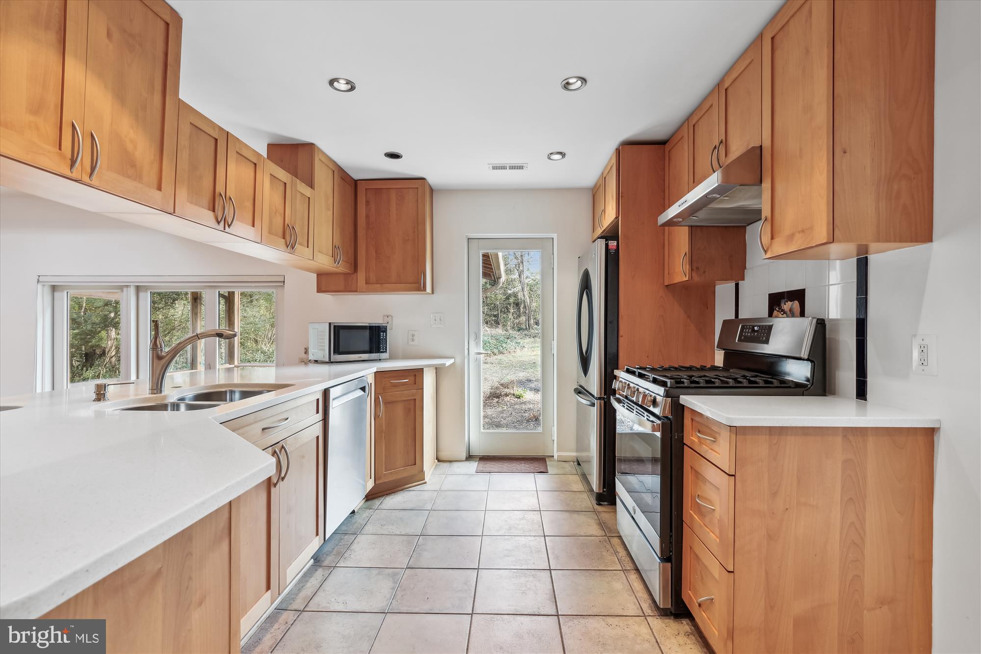 LAKE BARCROFT - Residential Lease