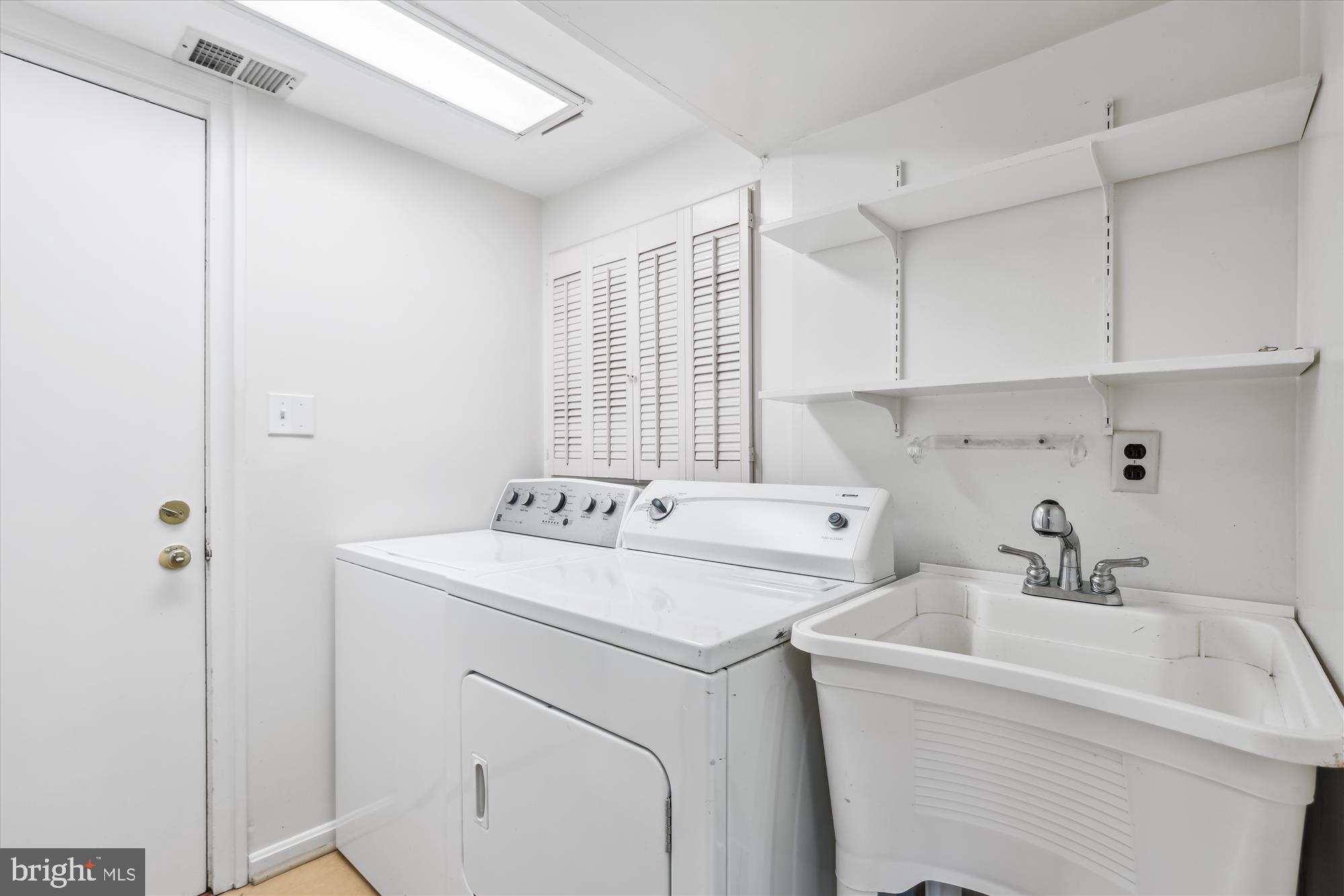 LAKE BARCROFT - Residential Lease