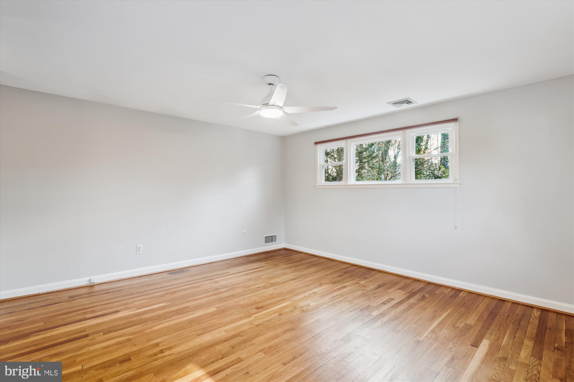 LAKE BARCROFT - Residential Lease