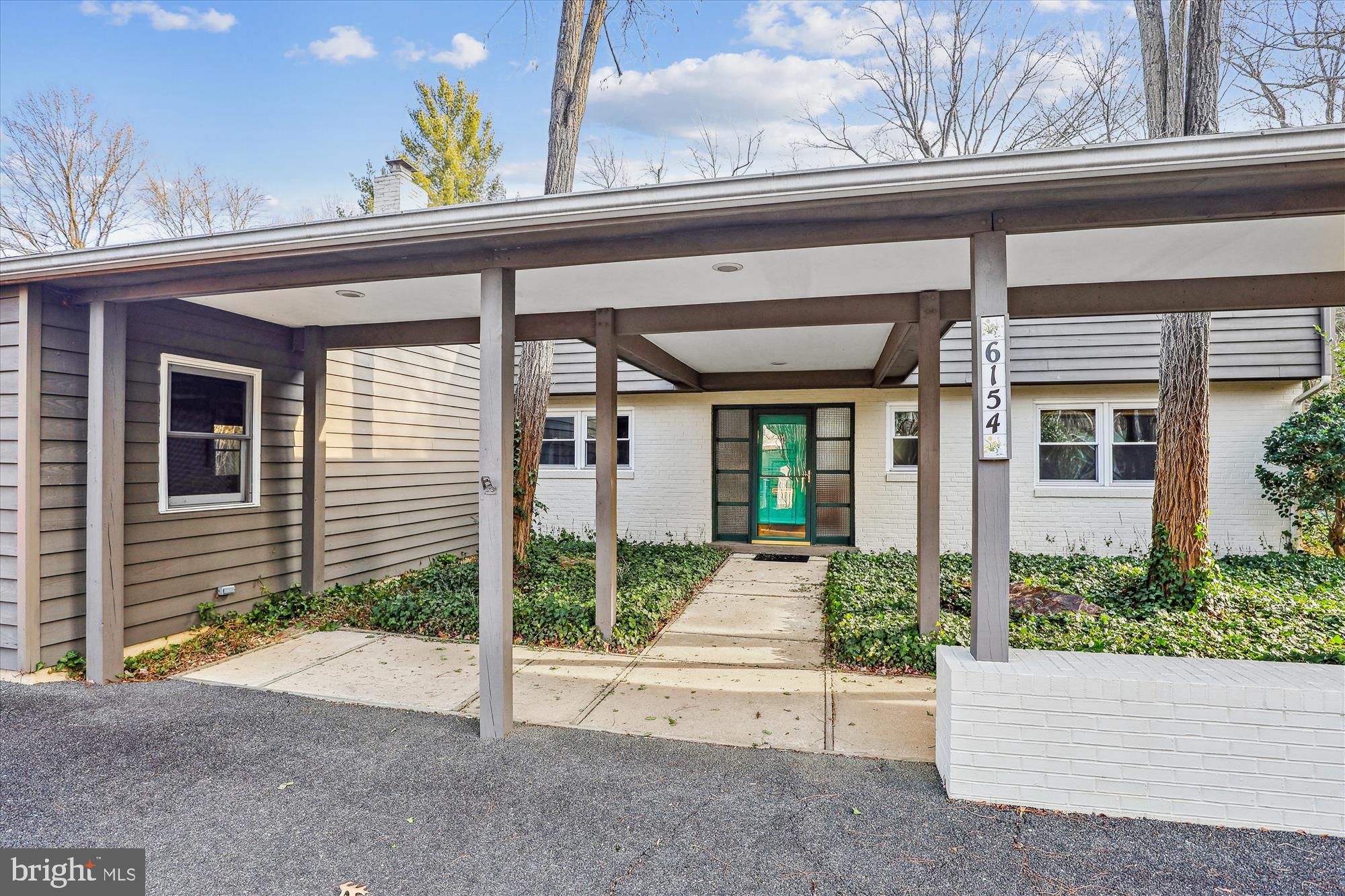 LAKE BARCROFT - Residential Lease