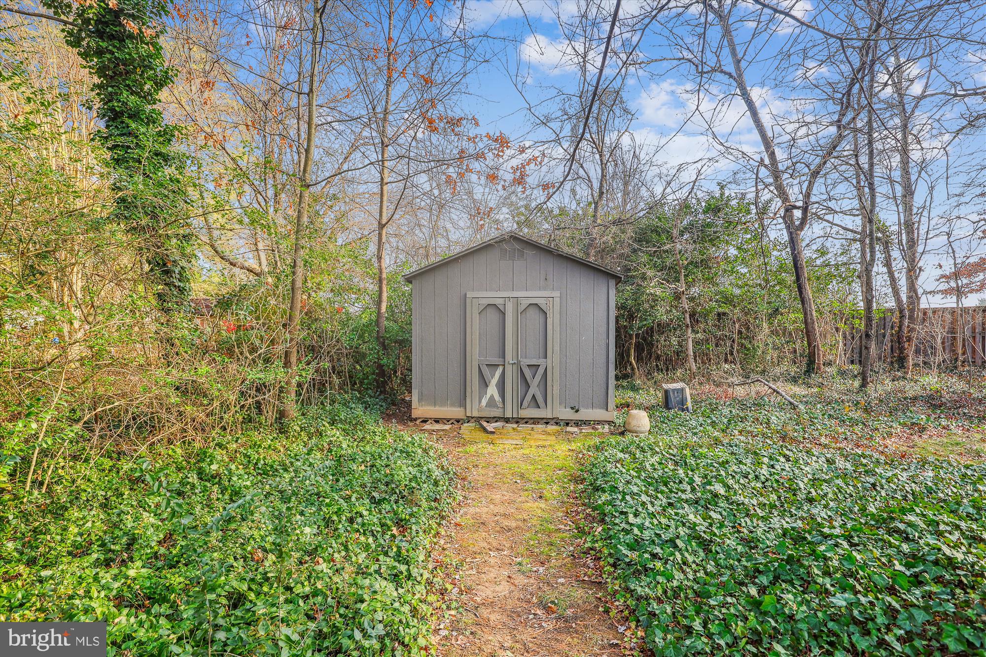 LAKE BARCROFT - Residential Lease