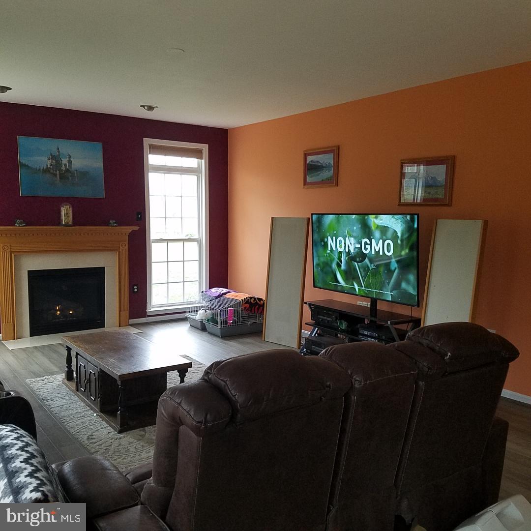 SUMMIT VIEW ESTATES - Residential