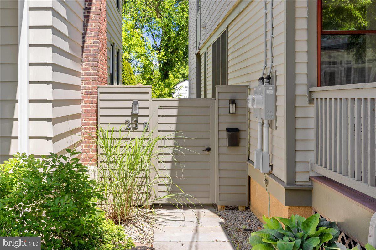 23 LEIGH AVENUE B