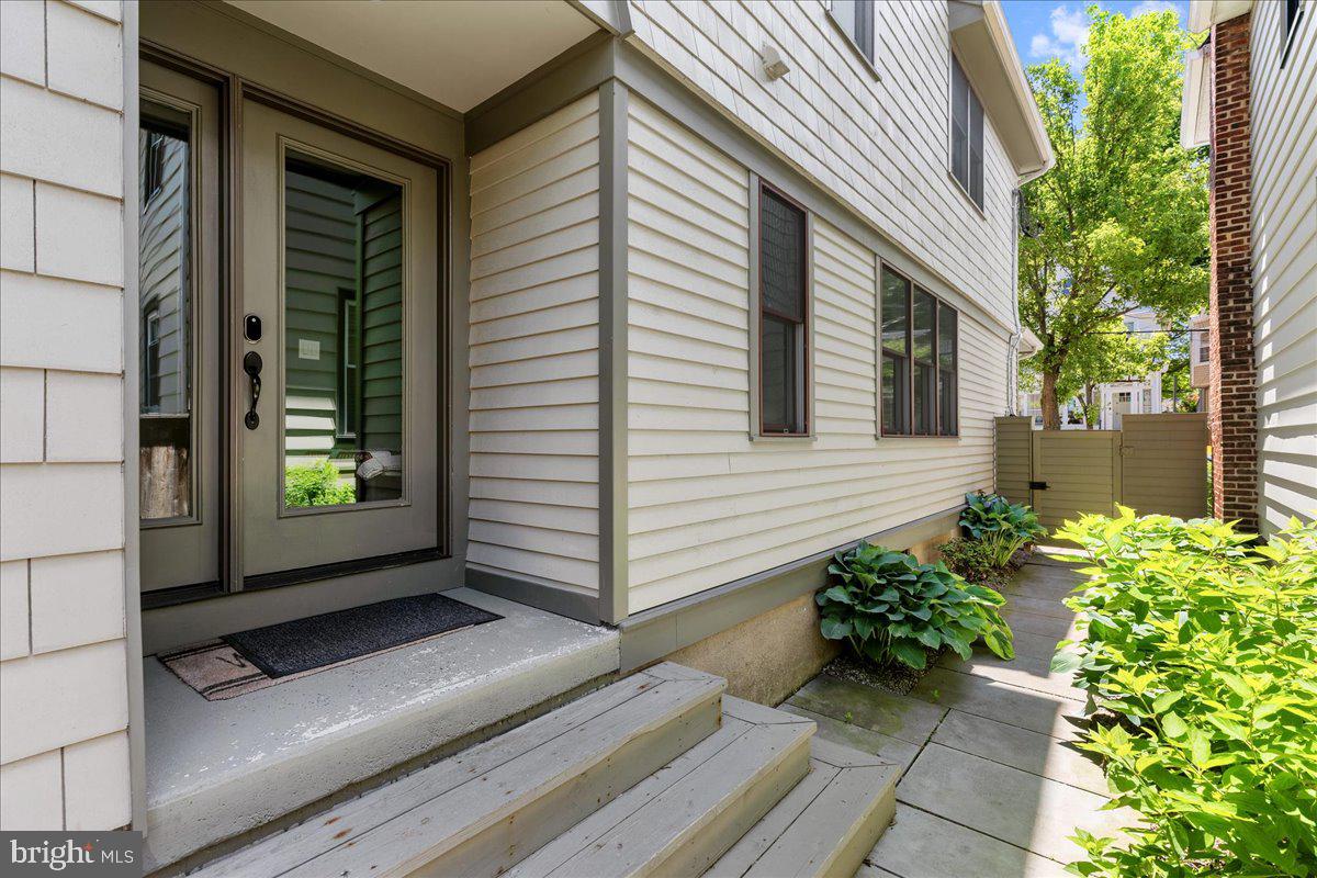 23 LEIGH AVENUE B