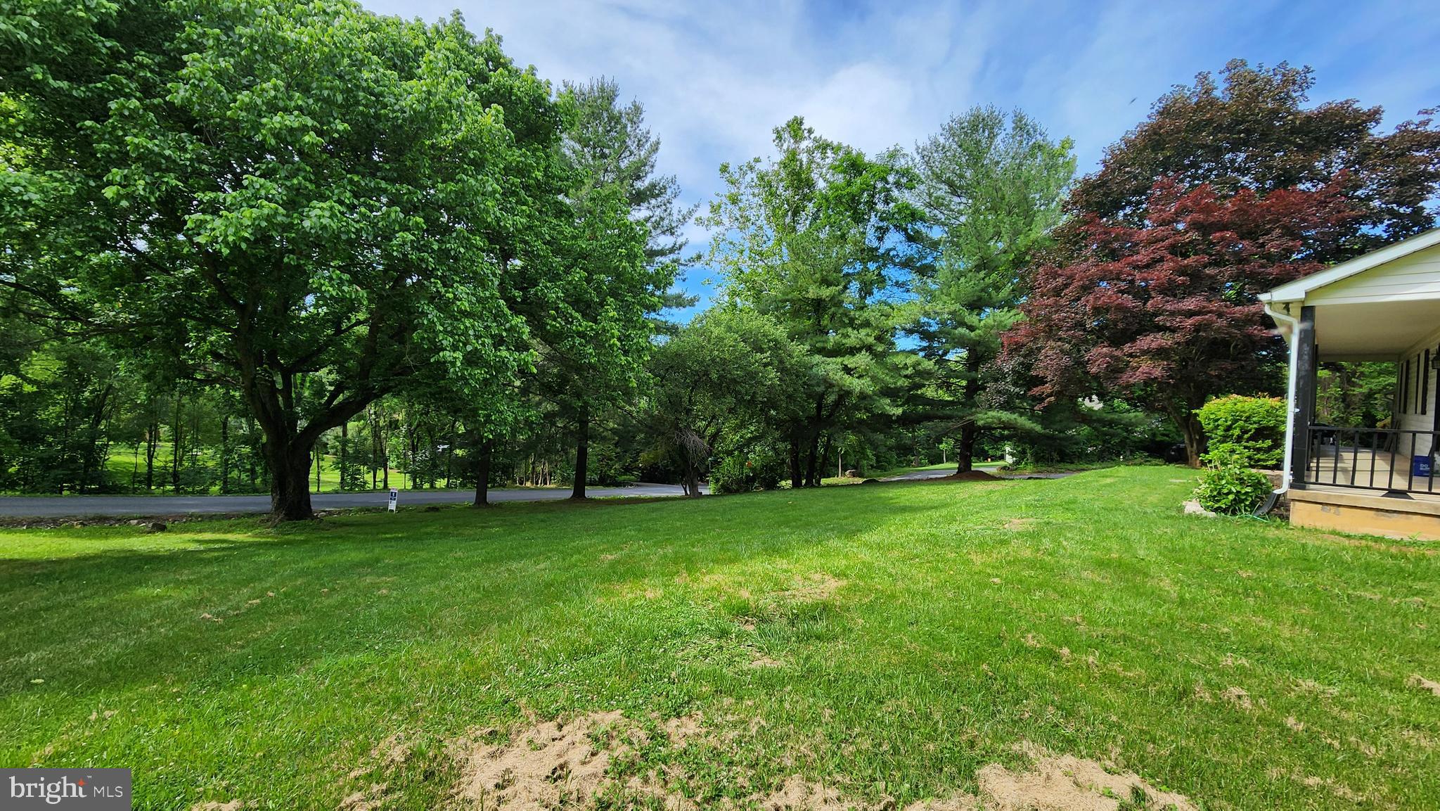 LAKE FRONT ROYAL - Residential