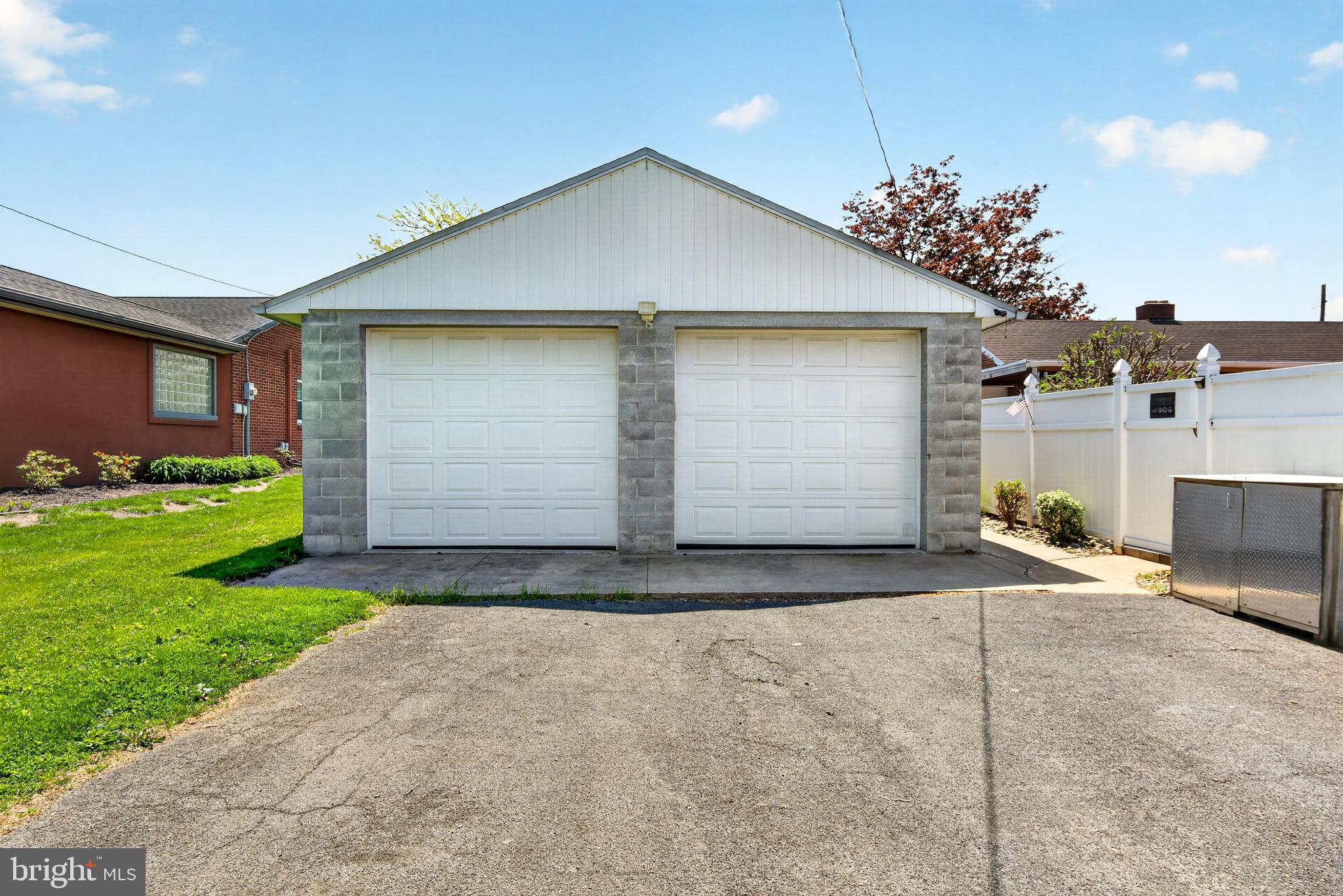 1105 CENTRAL AVENUE