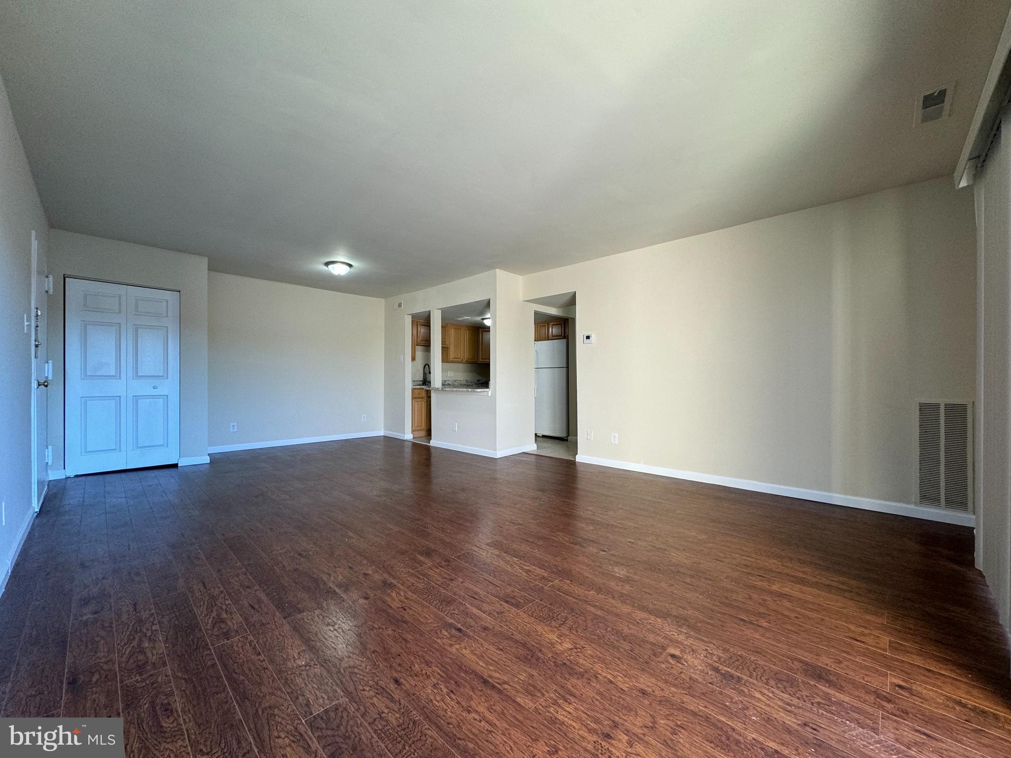 TREETOP CONDO - Residential Lease