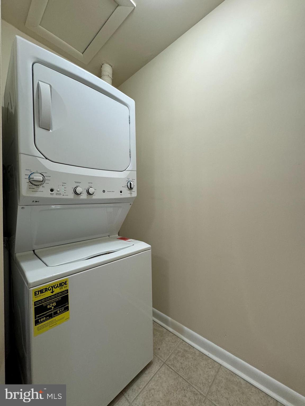 TREETOP CONDO - Residential Lease