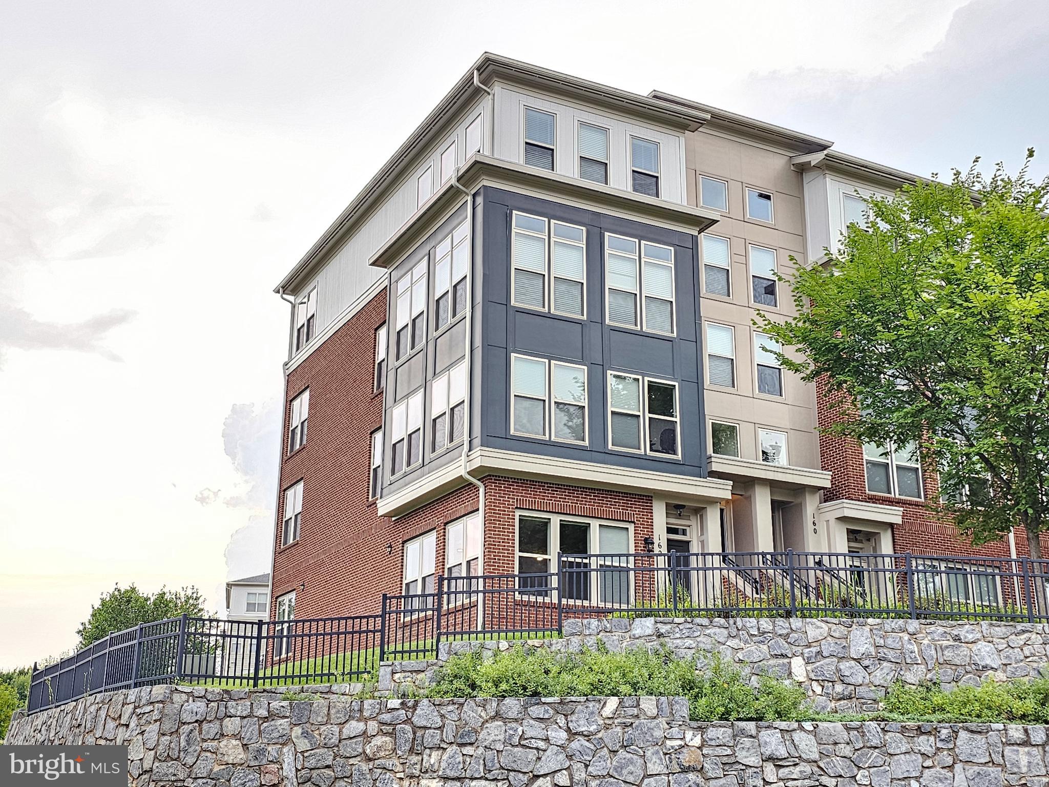 164 COPLEY CIRCLE 27 B