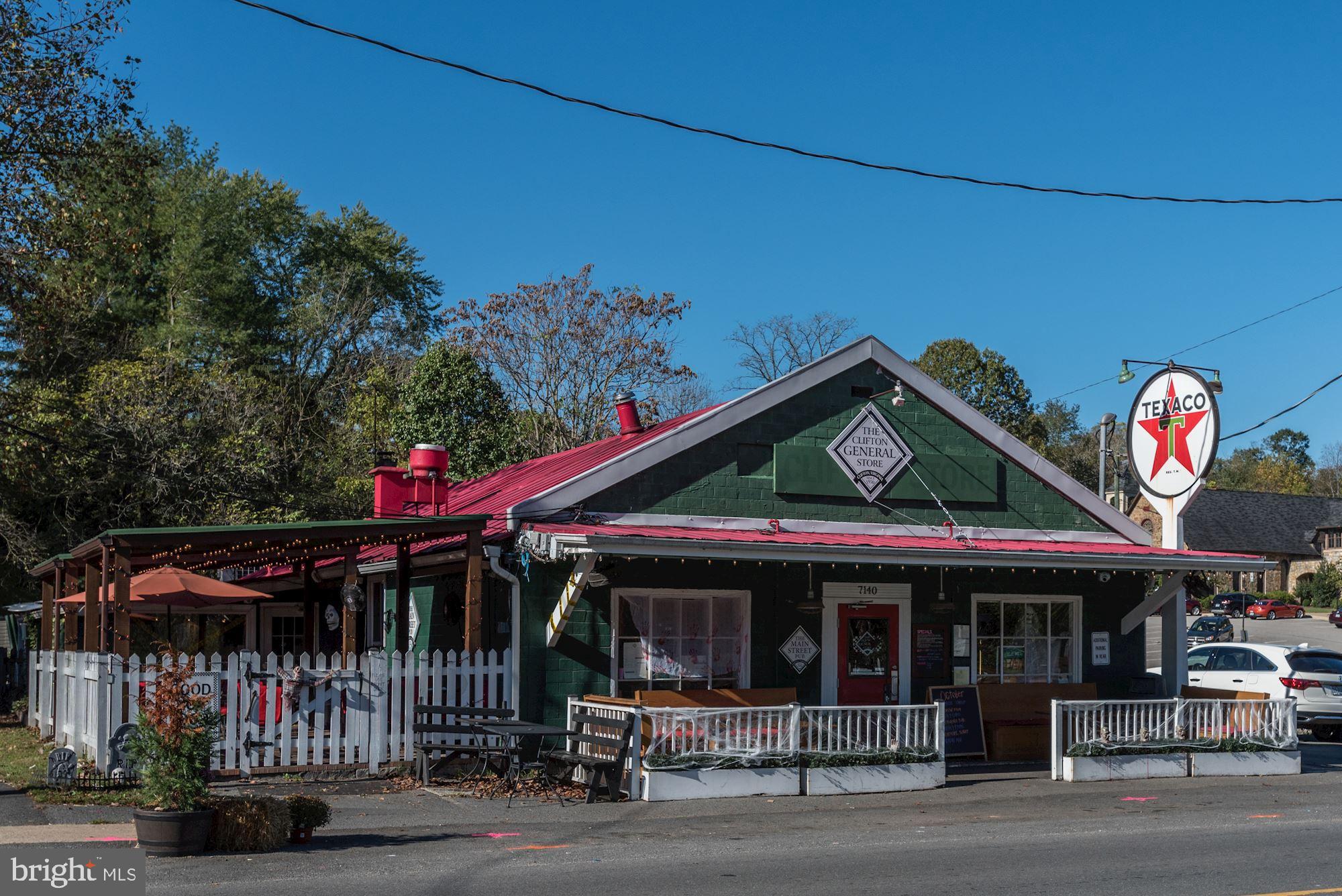 TWIN LAKES - Residential