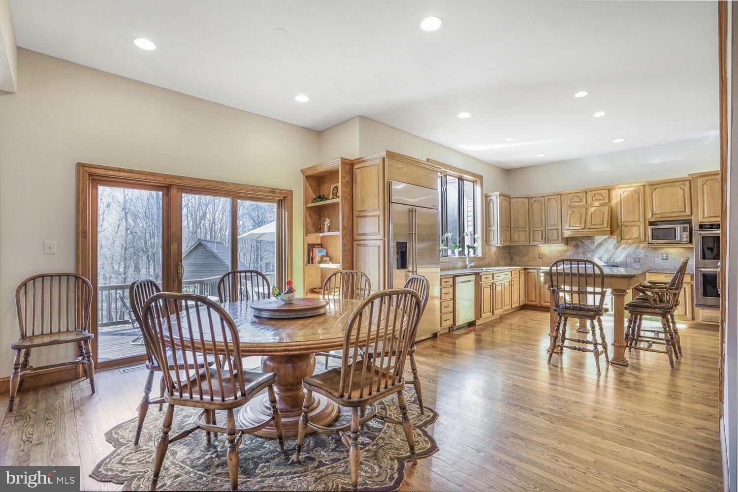 TWIN LAKES - Residential