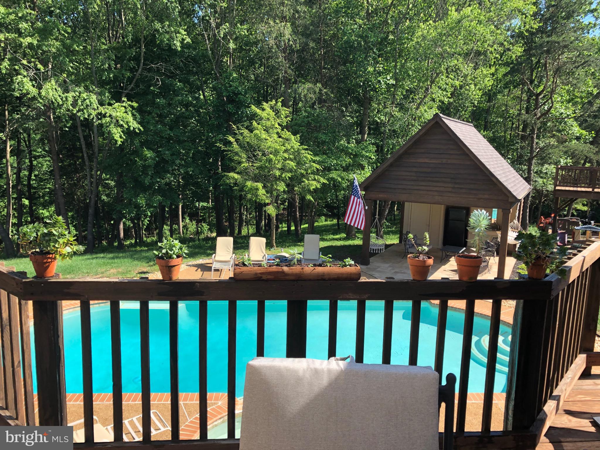 TWIN LAKES - Residential