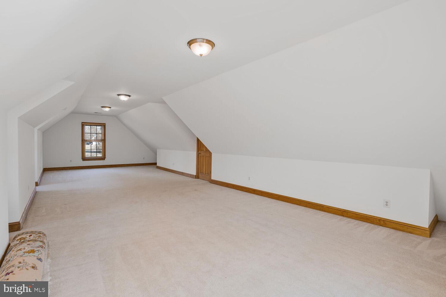 TWIN LAKES - Residential