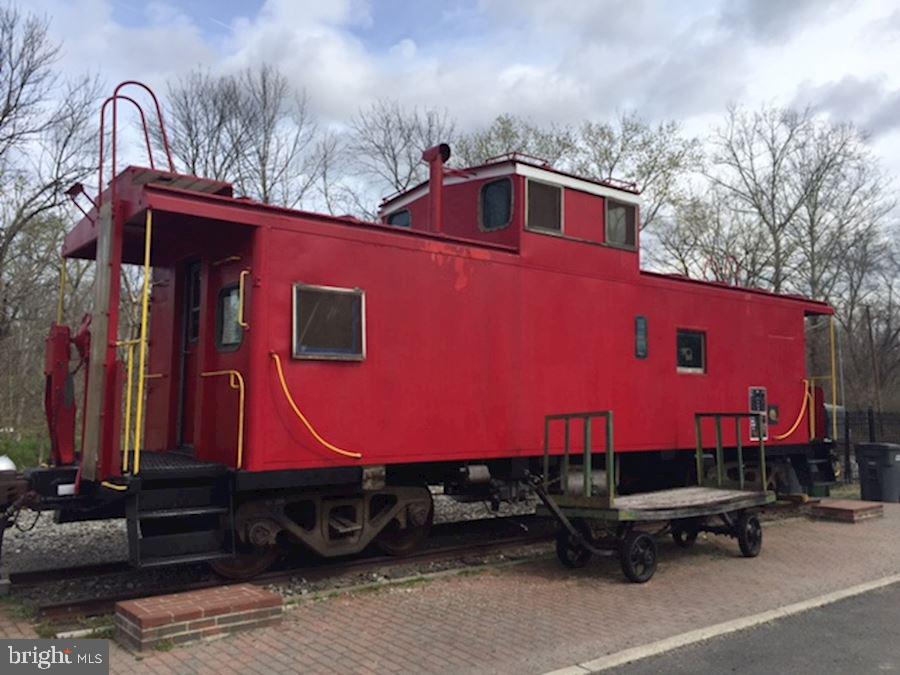 TWIN LAKES - Residential