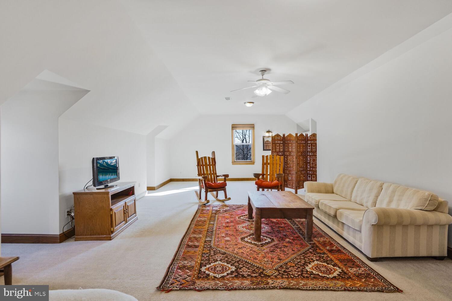 TWIN LAKES - Residential