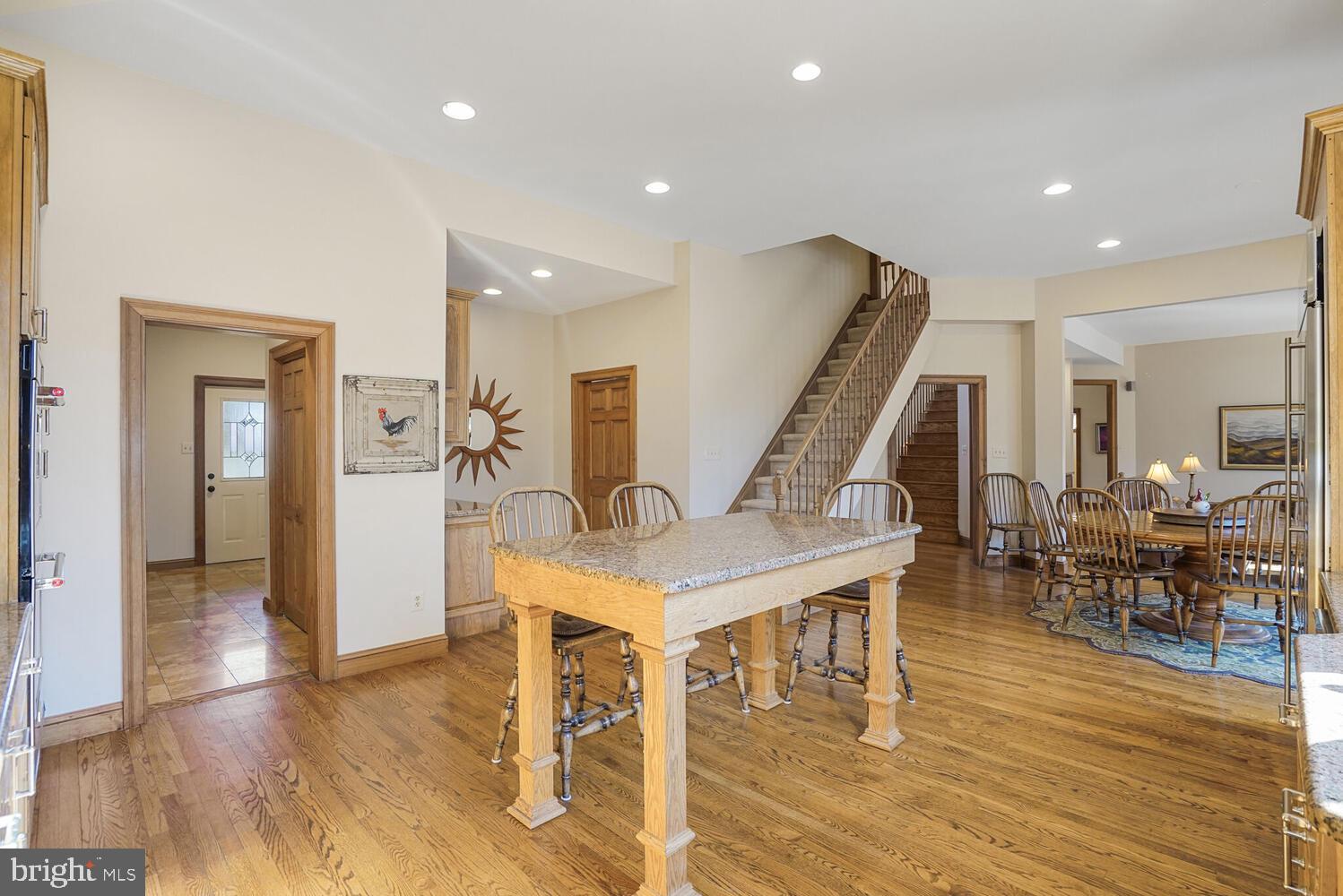 TWIN LAKES - Residential