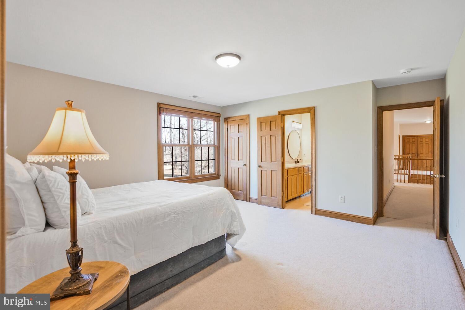 TWIN LAKES - Residential