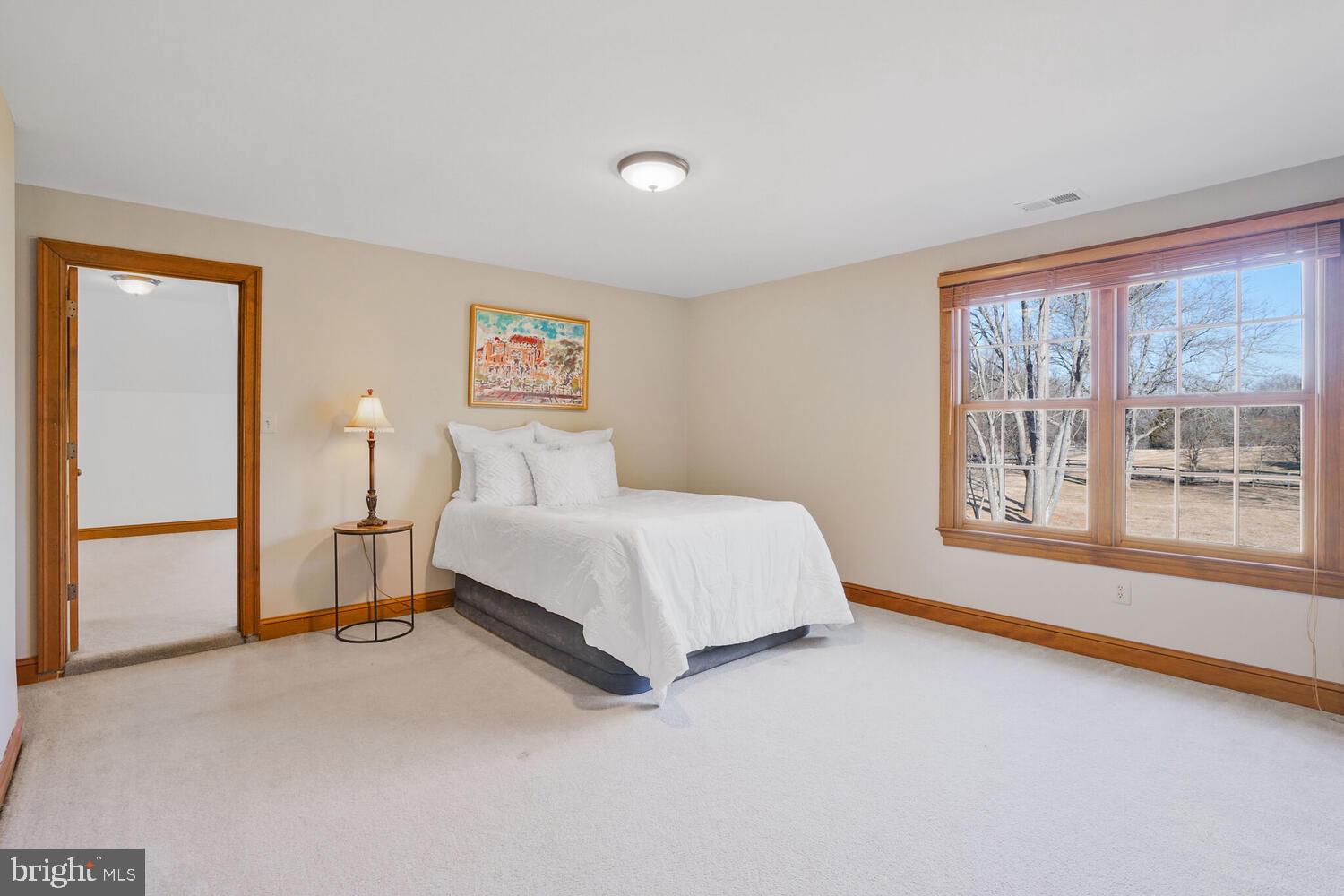 TWIN LAKES - Residential