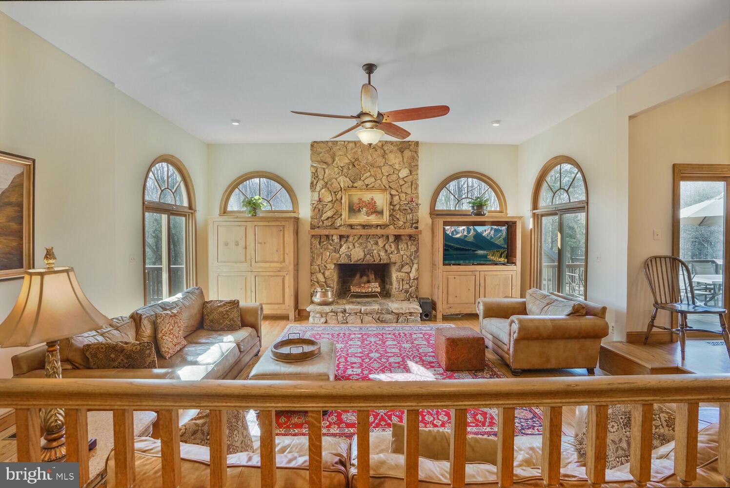 TWIN LAKES - Residential