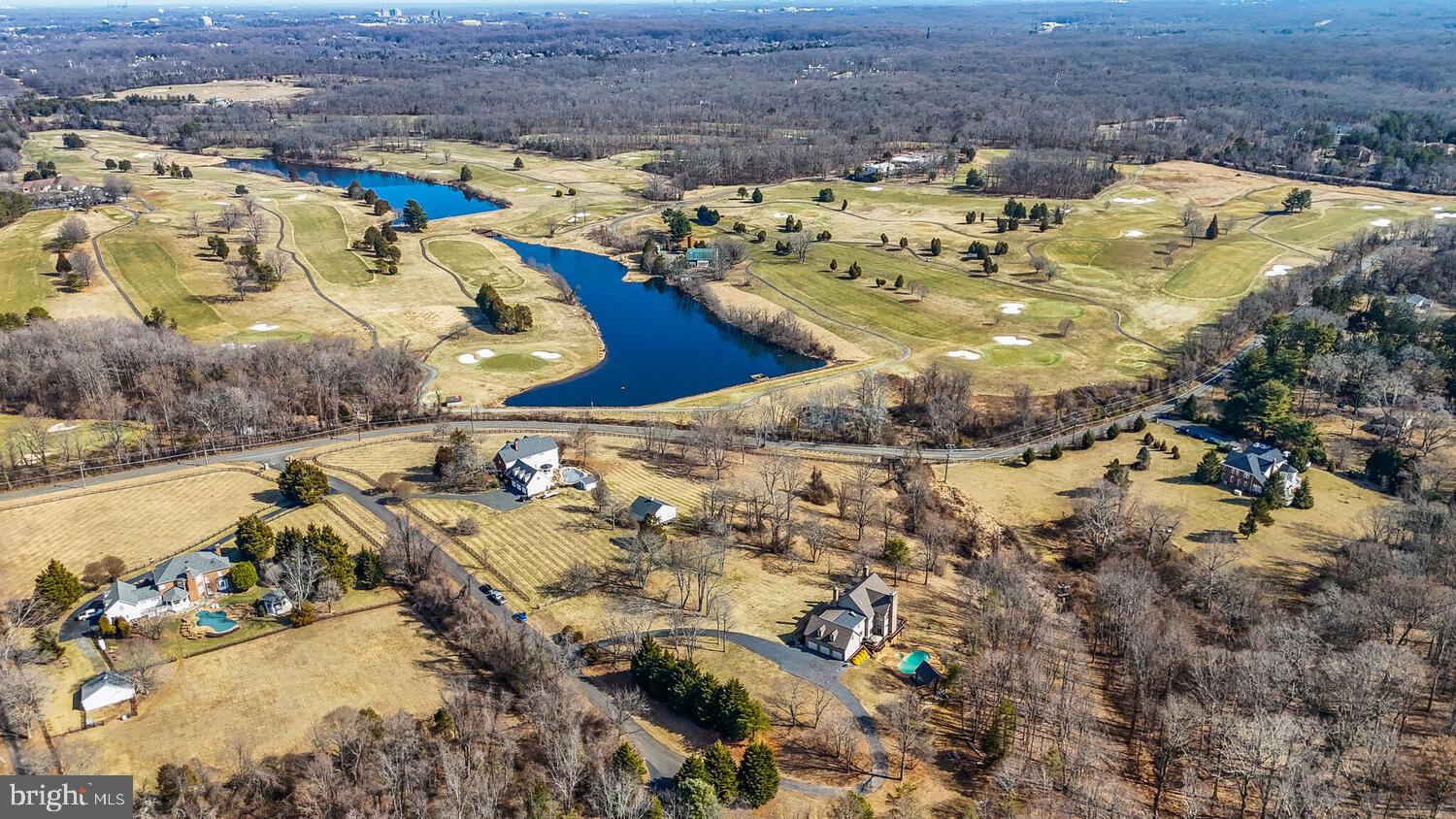 TWIN LAKES - Residential